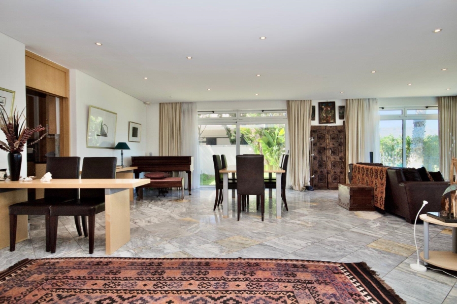 To Let 4 Bedroom Property for Rent in Sunset Links Western Cape